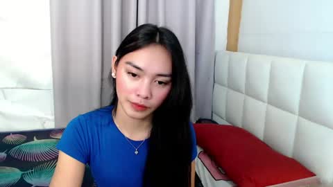 Snapshot of temptmebabyx chatting on June 12, 2026, 1:32 pm YOGIRL MAXINE online show from June 12, 2026, 1:32 pm