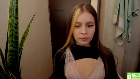 Snapshot of temptressweet chatting on May 21, 2026, 10:06 pm Scar online show from May 21, 2026, 10:06 pm