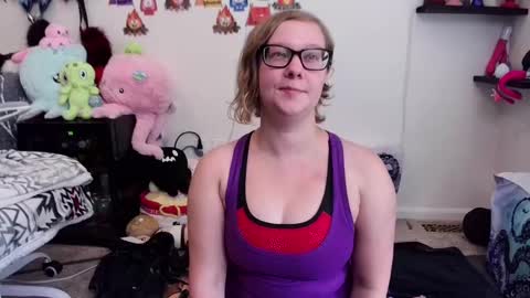 Pixie and Tentacle Overlord online show from September 17, 2025, 8:21 pm