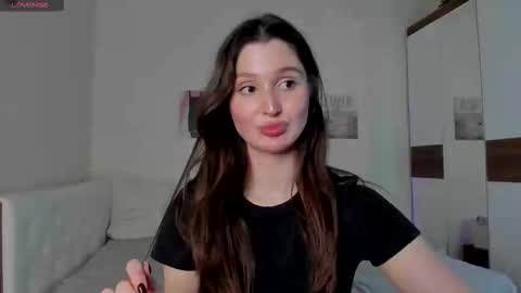 Snapshot of tender_babyy chatting on February 9, 2025, 4:29 pm Sexy girl Li online show from February 9, 2025, 4:29 pm