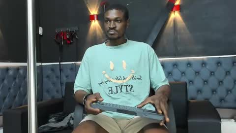 terranze_z online show from November 3, 2025, 8:21 pm