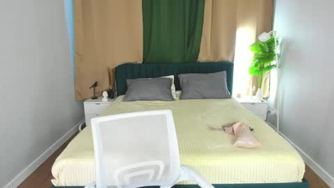 Tessa online show from June 5, 2026, 12:55 pm