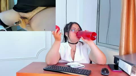 Snapshot of tessa_sinclaire chatting on May 5, 2026, 9:12 pm TERESA online show from May 5, 2026, 9:12 pm