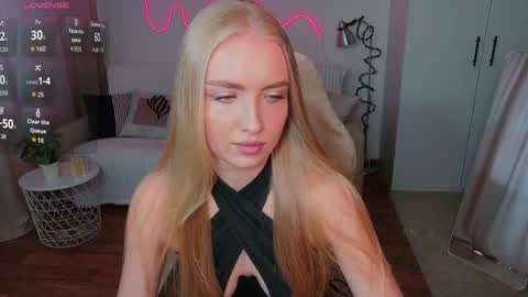 TessaHamilton online show from April 28, 2026, 12:10 pm