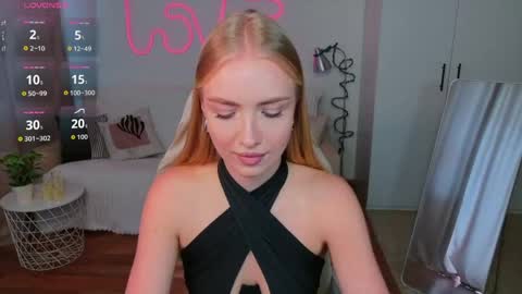 Snapshot of tessahamilton chatting on May 21, 2026, 11:28 am TessaHamilton online show from May 21, 2026, 11:28 am