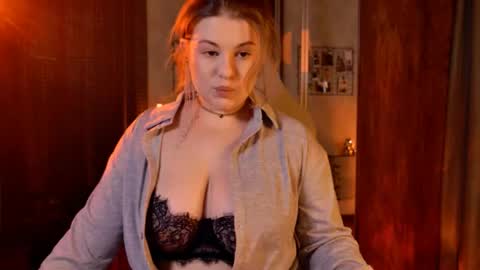 TESSA online show from December 15, 2025, 10:30 am