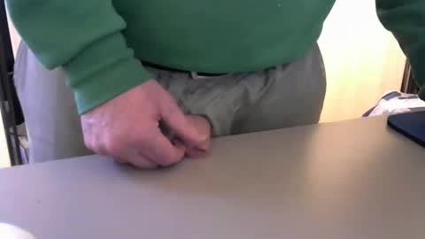 Test the Chat online show from December 3, 2025, 4:27 pm