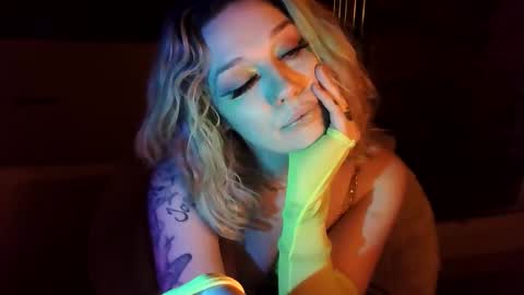 TEXASGIRLLLL online show from May 6, 2026, 6:30 am