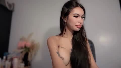 Luna online show from March 1, 2026, 1:40 am