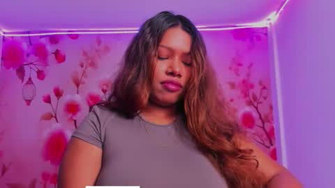 Andreina online show from November 7, 2025, 3:28 am