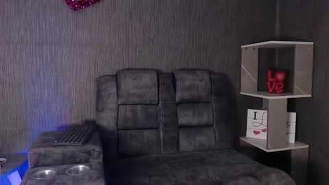  Thalia Anderson  online show from February 9, 2026, 11:31 pm