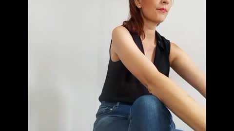 thalia_serrano online show from February 10, 2026, 3:49 pm