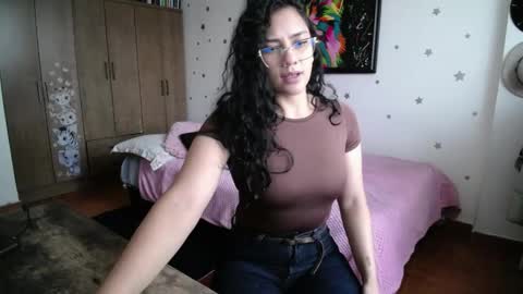 Snapshot of thaliacooper chatting on April 22, 2026, 10:22 pm online show from April 22, 2026, 10:22 pm