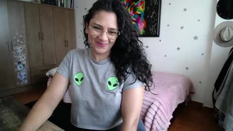 Snapshot of thaliacooper chatting on May 18, 2026, 6:14 pm online show from May 18, 2026, 6:14 pm