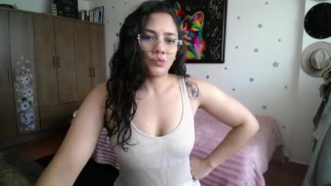 Snapshot of thaliacooper chatting on June 3, 2026, 5:18 pm online show from June 3, 2026, 5:18 pm