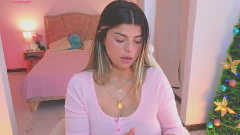Snapshot of thamy_stark chatting on December 3, 2024, 8:50 pm Thamara online show from December 3, 2024, 8:50 pm