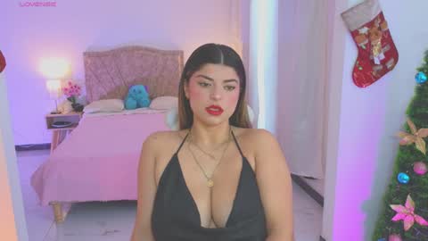 Snapshot of thamy_stark chatting on December 16, 2024, 3:43 pm Thamara online show from December 16, 2024, 3:43 pm