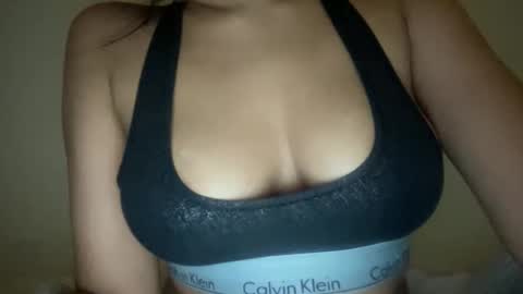 Melanie online show from March 31, 2026, 10:32 pm