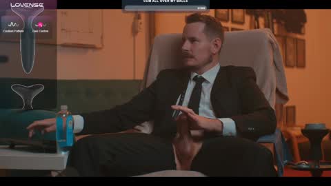 Snapshot of the_dilf chatting on December 6, 2024, 5:55 pm The DILF -  online show from December 6, 2024, 5:55 pm