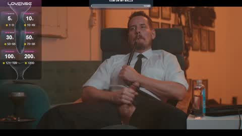 Snapshot of the_dilf chatting on December 17, 2024, 3:17 pm The DILF -  online show from December 17, 2024, 3:17 pm