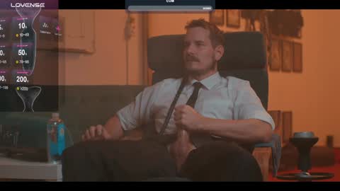 Snapshot of the_dilf chatting on December 23, 2024, 4:39 pm The DILF -  online show from December 23, 2024, 4:39 pm