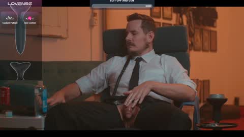 Snapshot of the_dilf chatting on December 28, 2024, 2:32 pm The DILF -  online show from December 28, 2024, 2:32 pm