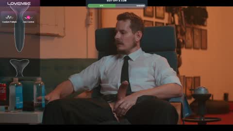 Snapshot of the_dilf chatting on December 30, 2024, 5:13 pm The DILF -  online show from December 30, 2024, 5:13 pm