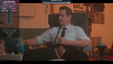 Snapshot of the_dilf chatting on January 12, 2025, 7:10 pm The DILF -  online show from January 12, 2025, 7:10 pm