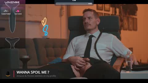 Snapshot of the_dilf chatting on January 29, 2025, 8:14 pm The DILF -  online show from January 29, 2025, 8:14 pm