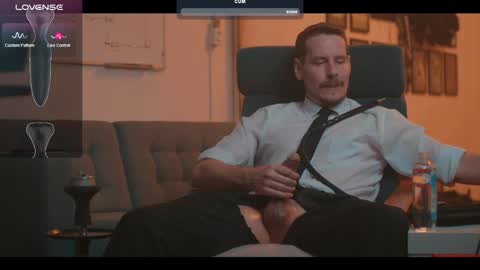 Snapshot of the_dilf chatting on February 9, 2025, 12:19 pm The DILF -  online show from February 9, 2025, 12:19 pm