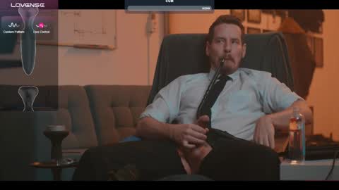 Snapshot of the_dilf chatting on March 1, 2025, 12:45 pm The DILF -  online show from March 1, 2025, 12:45 pm