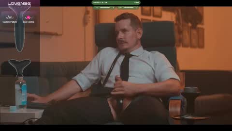 Snapshot of the_dilf chatting on October 8, 2025, 1:53 pm The DILF -  online show from October 8, 2025, 1:53 pm