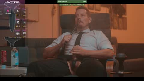 Snapshot of the_dilf chatting on October 11, 2025, 2:59 pm The DILF -  online show from October 11, 2025, 2:59 pm