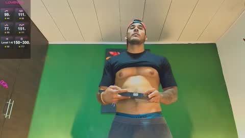 SCOTT  THEO  KAMERON  GENDERSON online show from October 31, 2025, 12:22 am