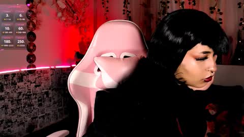 ...  ... online show from October 12, 2025, 5:06 am