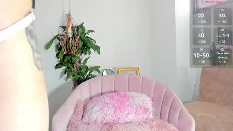 Alice and Bella online show from January 8, 2025, 8:39 pm