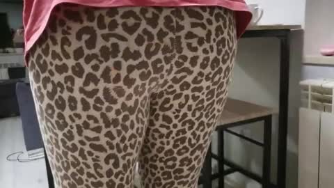 Stephan 34  Cassandra 25 online show from December 18, 2025, 9:32 pm