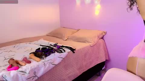 Snapshot of the_toxic_duo chatting on December 15, 2025, 1:59 pm The toxic duo online show from December 15, 2025, 1:59 pm