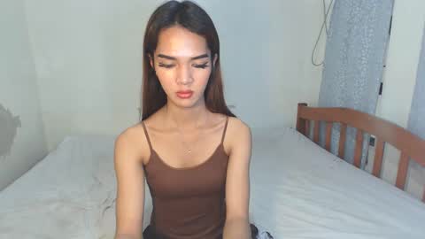 thea121698 online show from October 29, 2025, 6:59 am