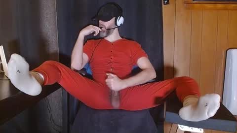 Snapshot of thebarefootgamer chatting on January 5, 2025, 6:24 pm Blue and Red online show from January 5, 2025, 6:24 pm