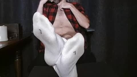 Snapshot of thebarefootgamer chatting on January 18, 2026, 1:26 pm Blue and Red online show from January 18, 2026, 1:26 pm