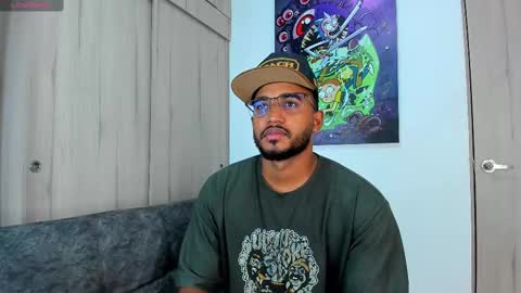 Snapshot of theblack_frank chatting on February 19, 2025, 12:11 pm theblack_frank online show from February 19, 2025, 12:11 pm