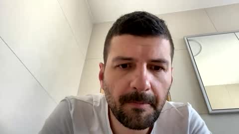 Snapshot of thebrokersenior chatting on March 17, 2026, 7:33 am thebrokersenior online show from March 17, 2026, 7:33 am