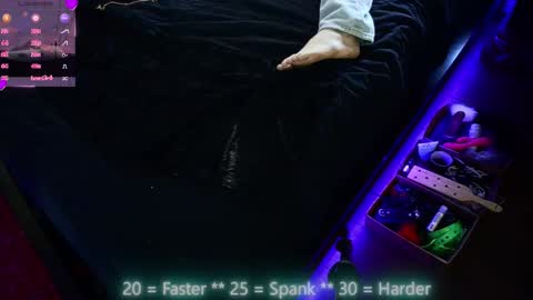 Snapshot of thecarrguyy chatting on October 15, 2025, 11:05 pm Thatcarrguyy online show from October 15, 2025, 11:05 pm