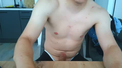 Snapshot of thecuteguy144949 chatting on June 18, 2026, 9:14 am thecuteguy144949 online show from June 18, 2026, 9:14 am
