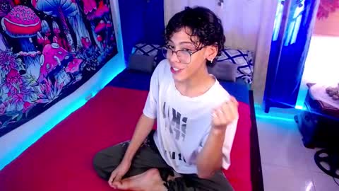 Snapshot of thedoll_ethan chatting on February 17, 2026, 8:48 pm ethan online show from February 17, 2026, 8:48 pm