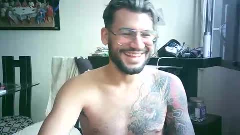 Snapshot of thedragonboyxxx chatting on April 20, 2026, 7:15 pm thedragonboyxxx online show from April 20, 2026, 7:15 pm