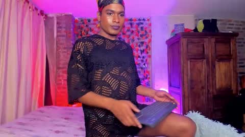 Snapshot of thegoldenbitch chatting on November 7, 2025, 7:08 am Goldie online show from November 7, 2025, 7:08 am