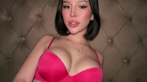 Elle  dont forget to folloW me and thumbs up online show from April 6, 2026, 4:46 am