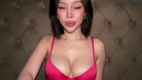 Snapshot of thegreat_legacy chatting on April 23, 2026, 11:42 am Elle dont forget to folloW me and thumbs up online show from April 23, 2026, 11:42 am